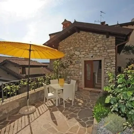 Wunderschoenes In Mit Privatem Parkplatz Und Neben Dem Holiday home Limone sul Garda
